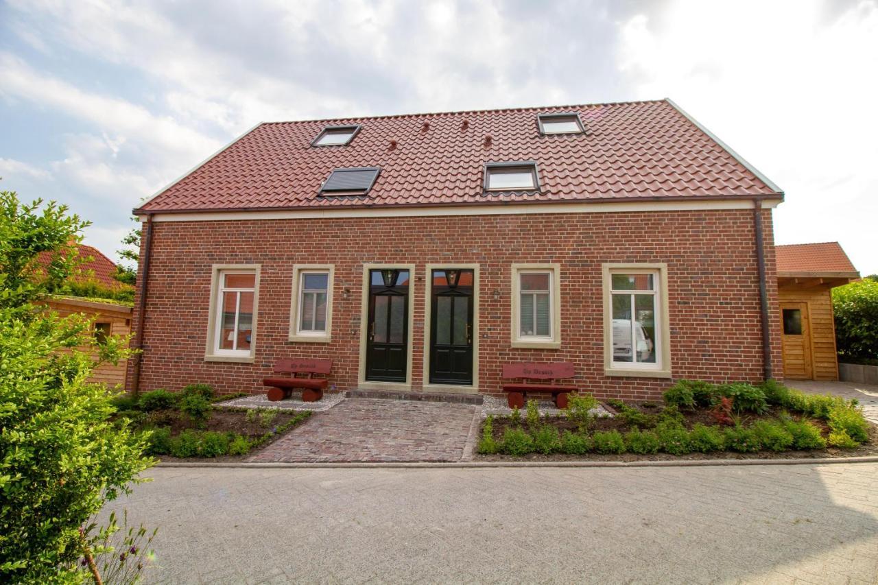 Up Besoeoek - Magnolie Mit Sauna Krummhörn Esterno foto