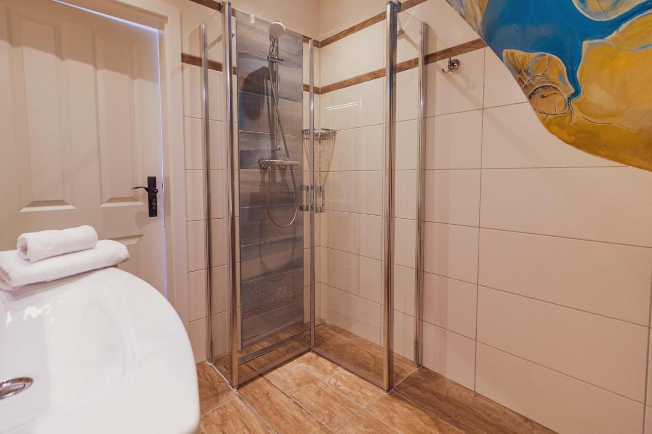 Up Besoeoek - Magnolie Mit Sauna Krummhörn Esterno foto