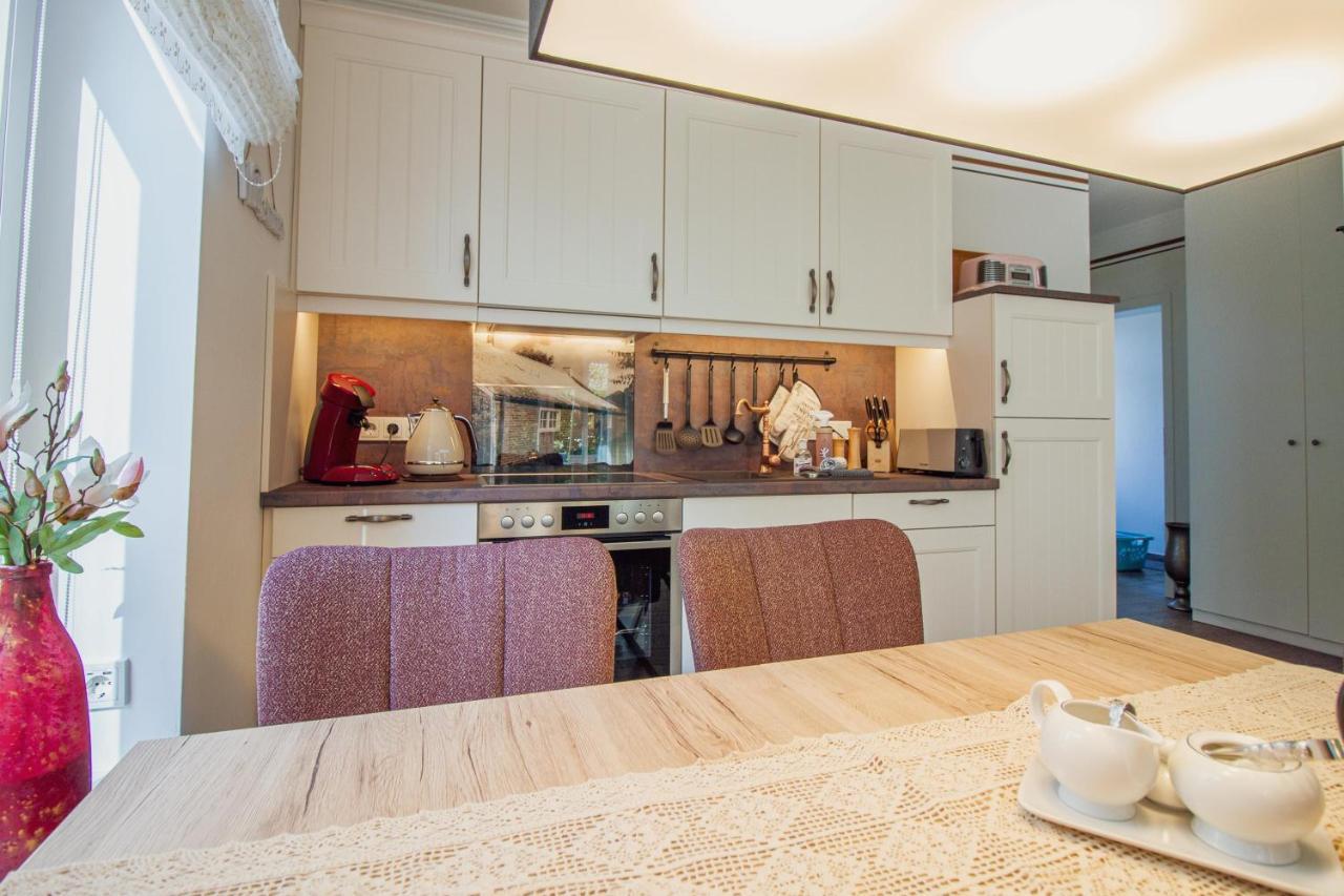 Up Besoeoek - Magnolie Mit Sauna Krummhörn Esterno foto