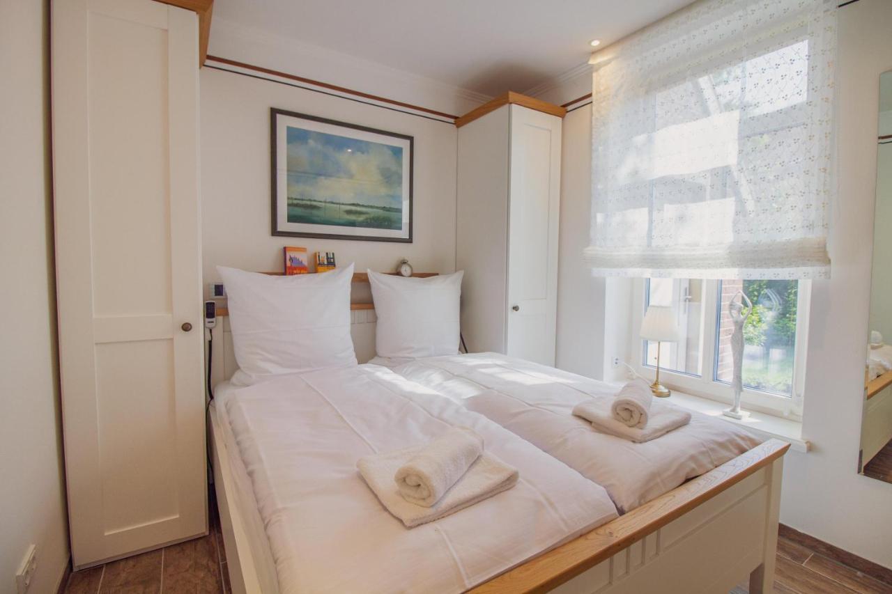 Up Besoeoek - Magnolie Mit Sauna Krummhörn Esterno foto
