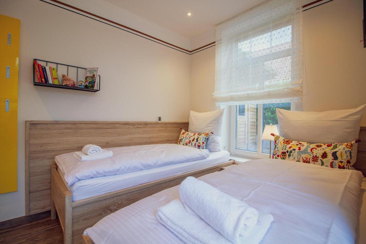 Up Besoeoek - Magnolie Mit Sauna Krummhörn Esterno foto